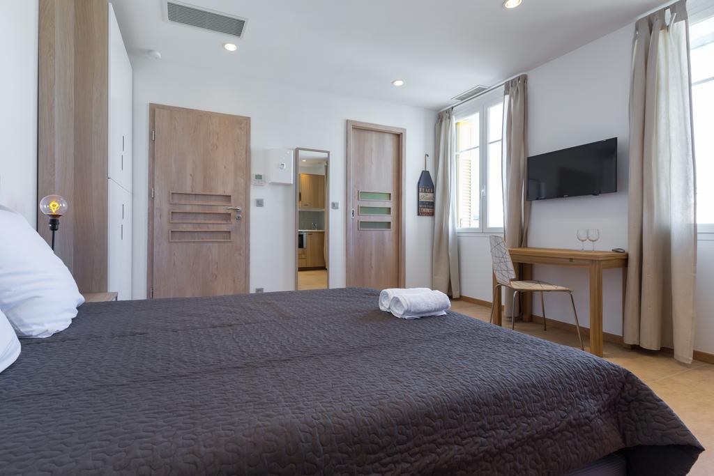 Palais Saint Pierre Apartment Cagnes-sur-Mer Exterior photo